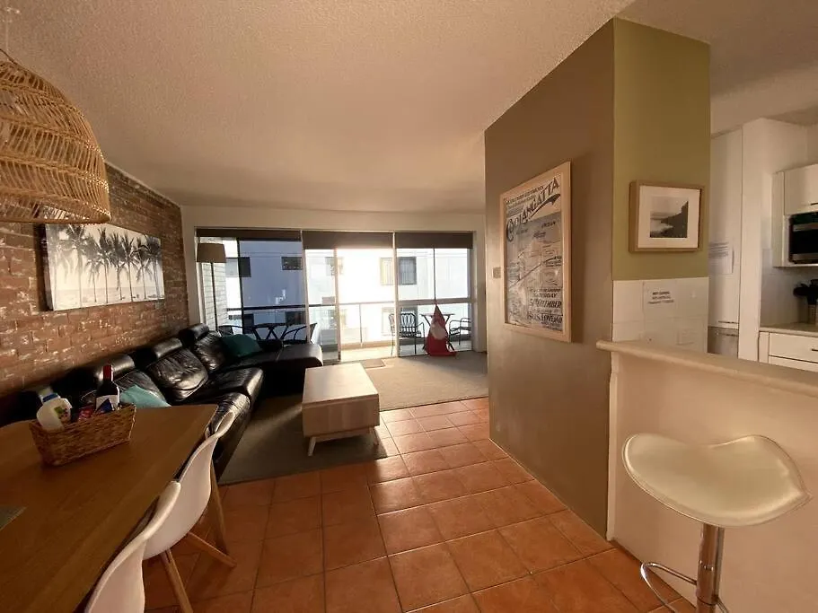 Location, Location! Walk To Anywhere! Gold Coast Apartment