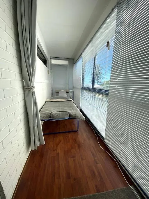 Location, Location! Walk To Anywhere! Gold Coast Apartment